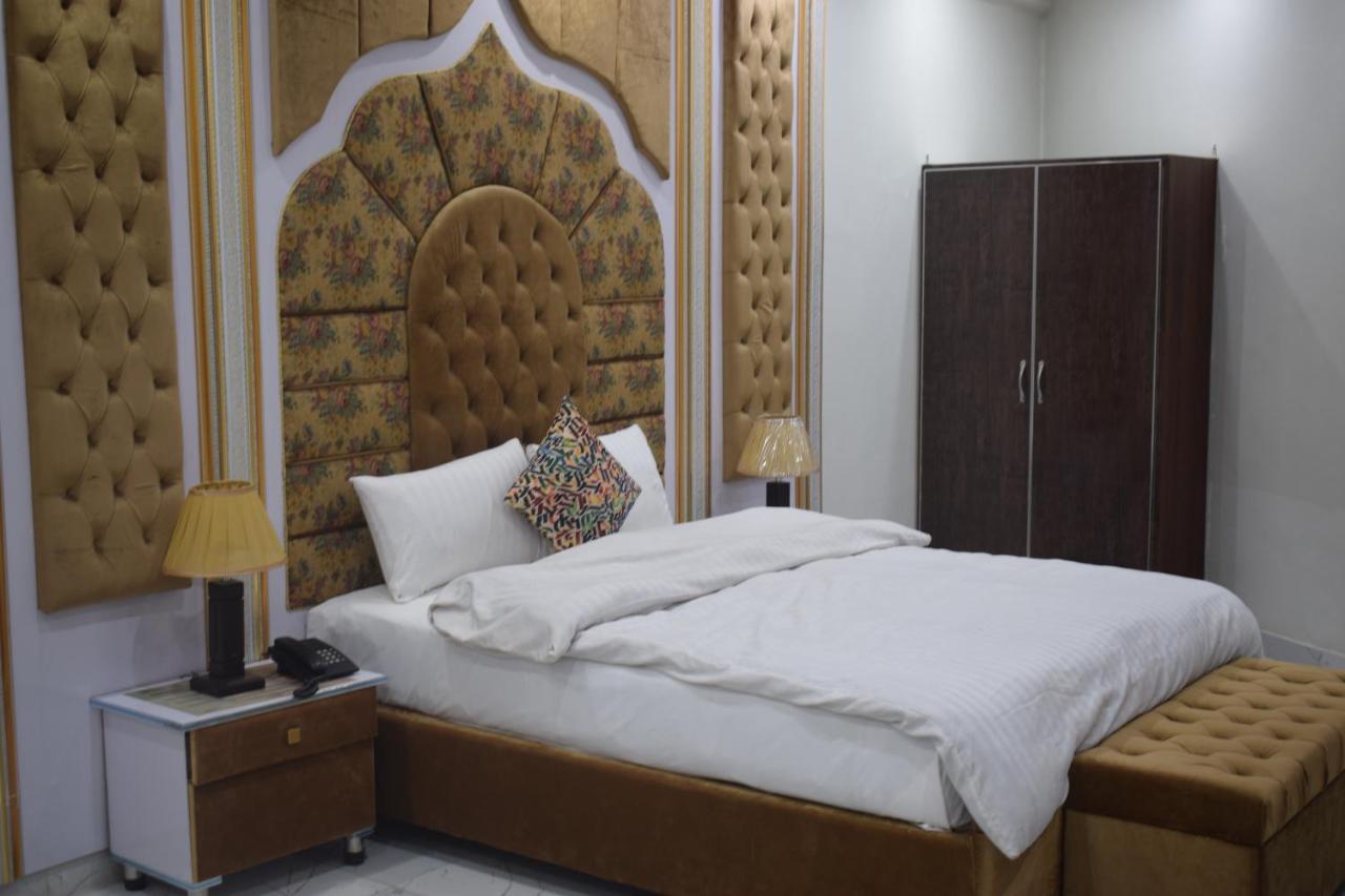 Relax Inn Lahore Exteriör bild