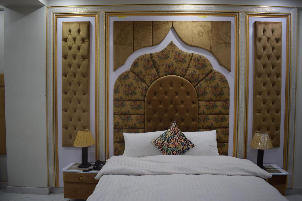 Relax Inn Lahore Exteriör bild