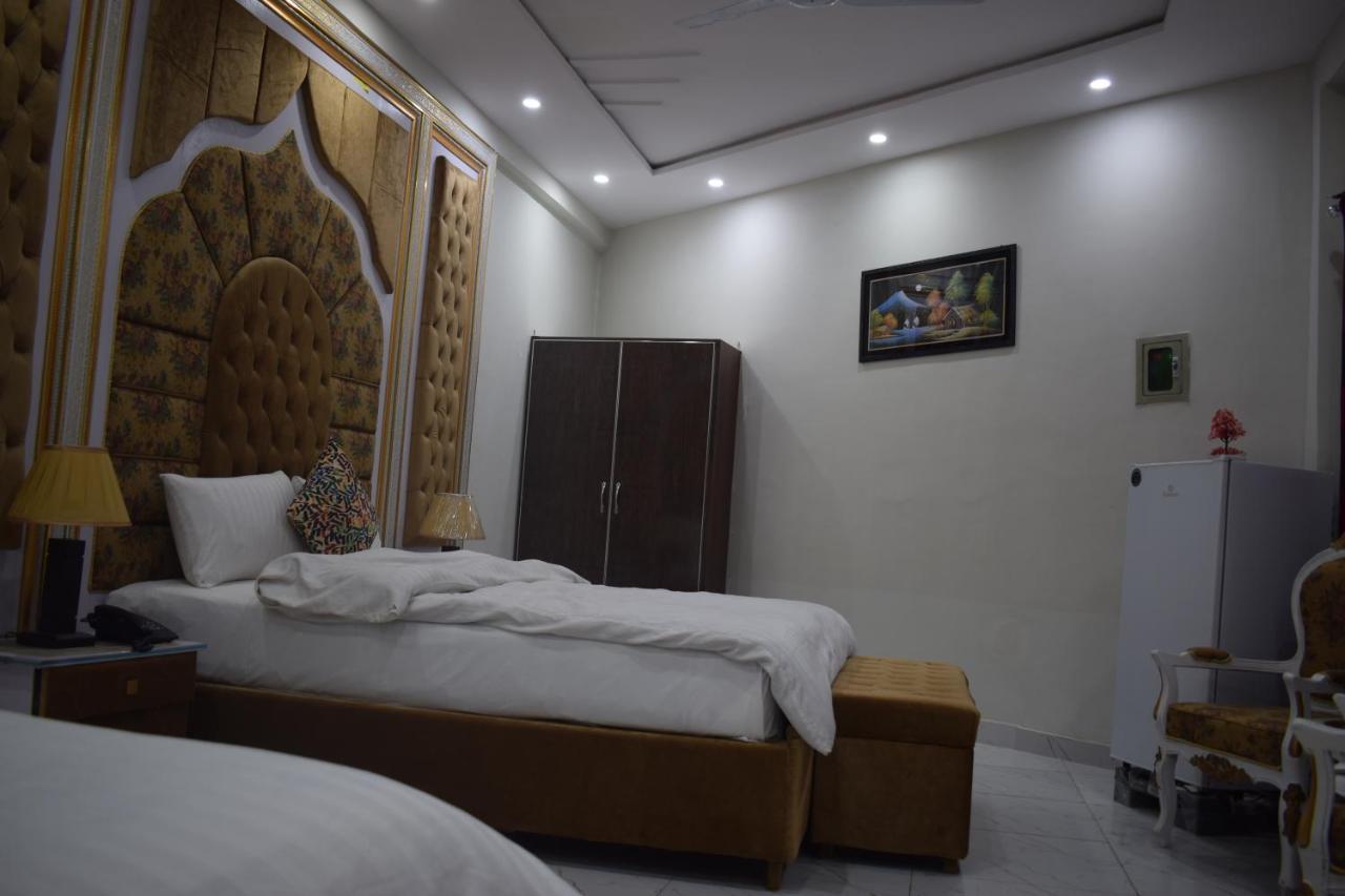 Relax Inn Lahore Exteriör bild
