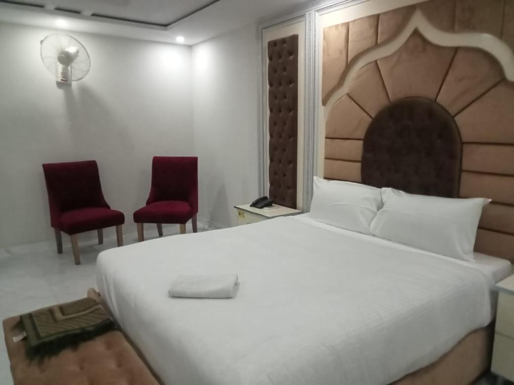 Relax Inn Lahore Exteriör bild